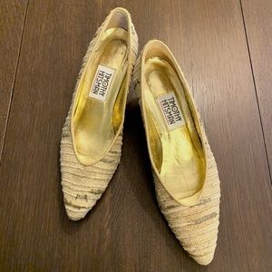 Timothy Hitsman Linen Look Woven Fabric Pump With Gold Heel 8 1/2 N